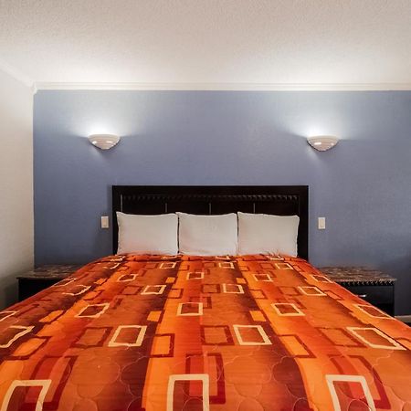 Oyo Hotel Houston I-69 & I-610 Buitenkant foto